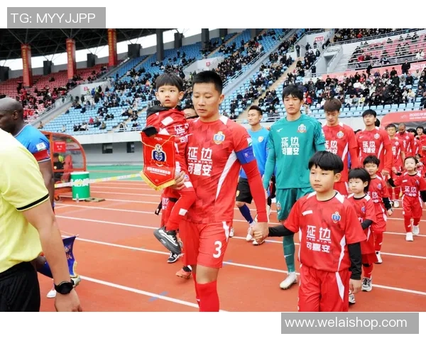 开场即进的足球明星们如何在比赛中创造辉煌瞬间